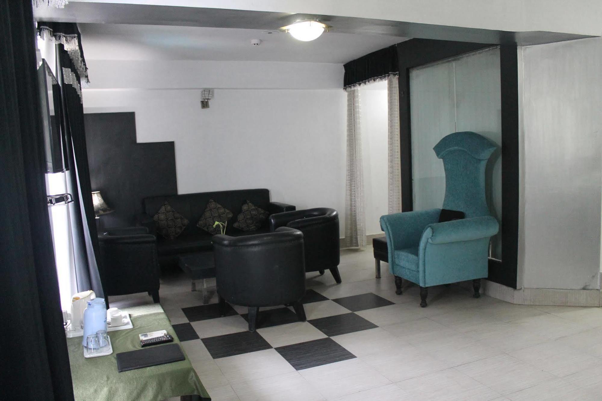Aravali Clarks Inn Alwar Exterior foto
