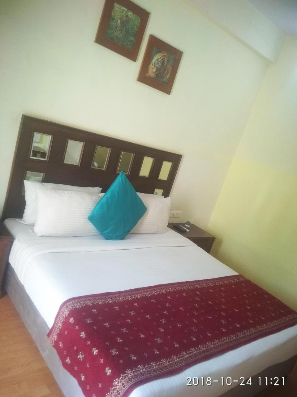 Aravali Clarks Inn Alwar Exterior foto